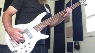 Death Metal Guitarist plays Bass//Michael Jackson”Billie Jean” Bedroom Bass Covers