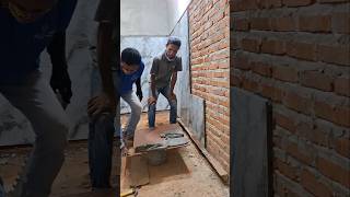 This is an easy way to level mortar on ceramic tiles.