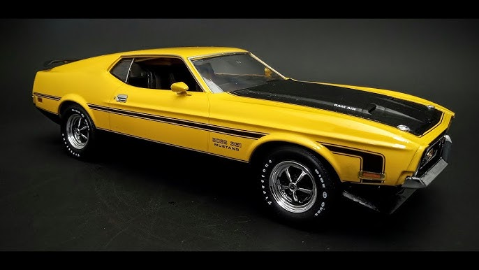 1971 FORD MUSTANG MACH I 351 1/25 SCALE MODEL KIT BUILD HOW TO AMT1262  Muscle Future Floor Polish - YouTube