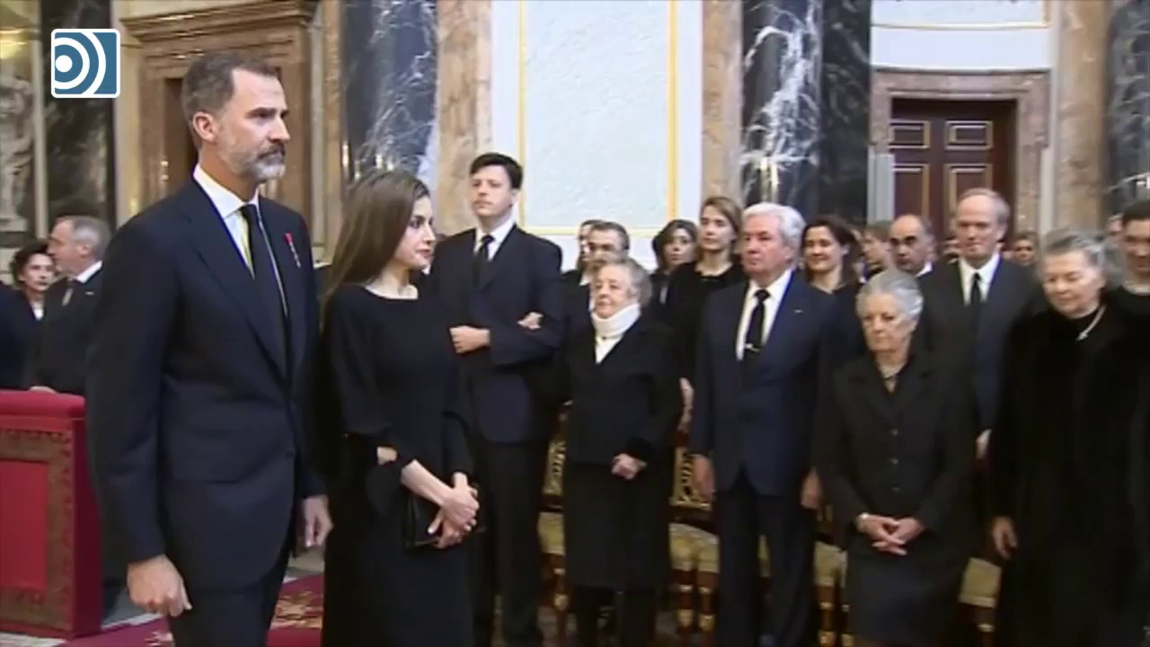 Tensas miradas en el encuentro entre las infantas y los reyes Felipe y Letizia