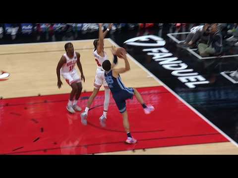 Karim López grabs rebound, goes coast to coast, scores on Noa Essengue, then scores alley-oop layup