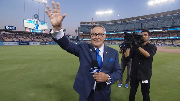 Jarrin inducted to Dodgers Ring of Honor