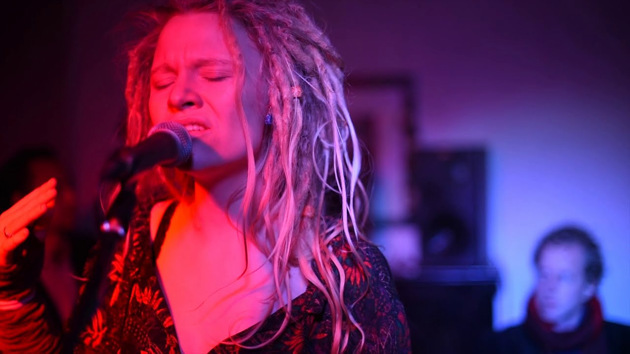 Dum Pater Familias - Saffron Sun