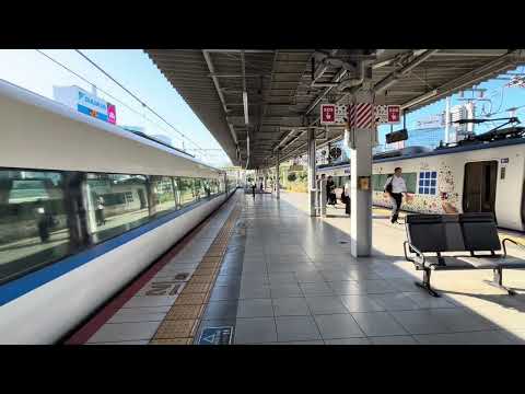 北陸本線683系4000番台特急サンダーバード7号敦賀行き　　　新大阪駅到着！