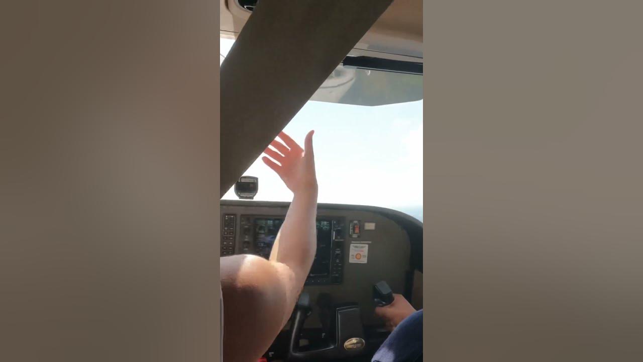 Flying the Cessna 172 fuel injected YouTube