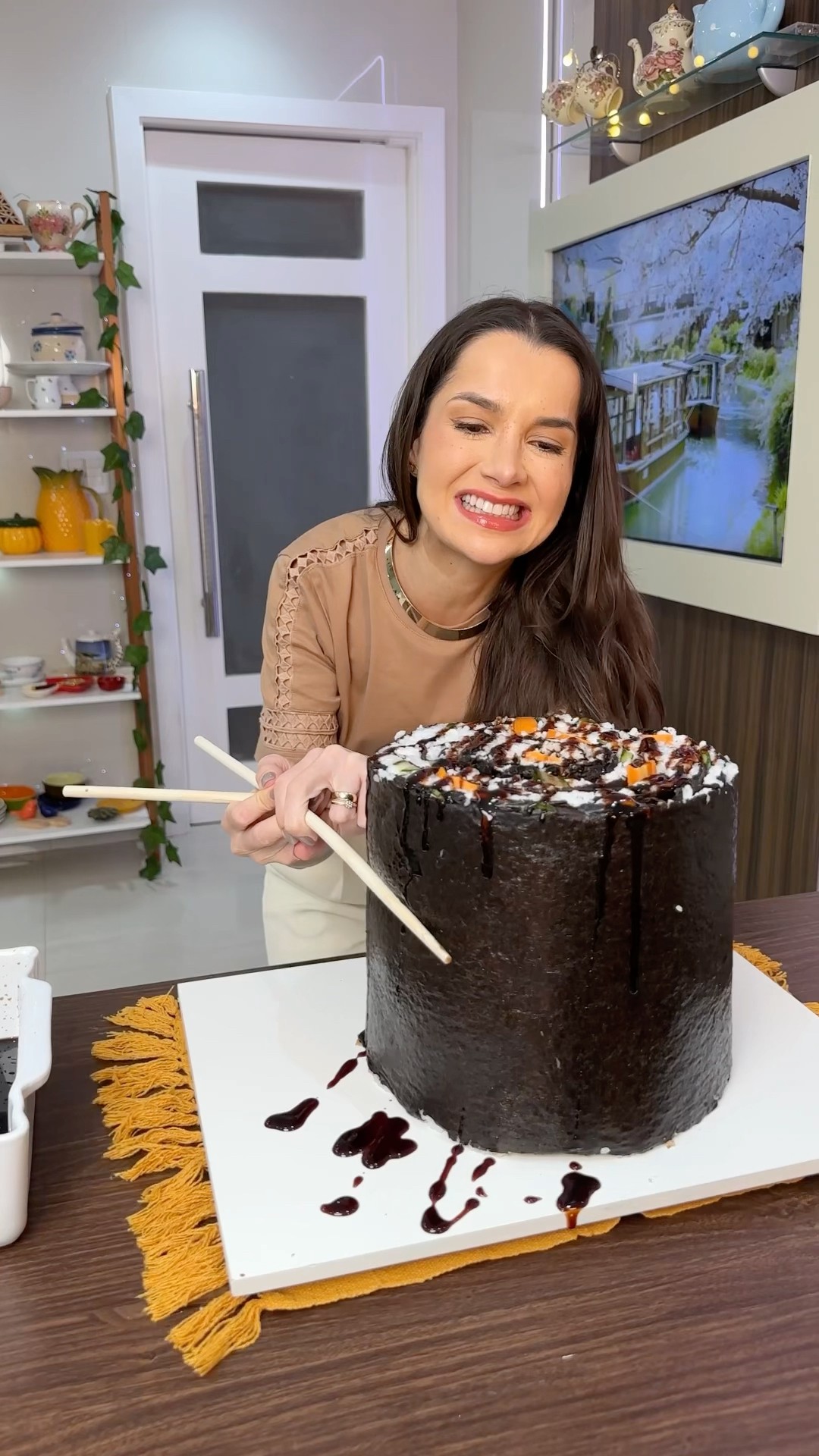 Mais uma treta! Agora estão satisfeitos com o Sushi Gigante de 7 kg? #vivicakechallenge