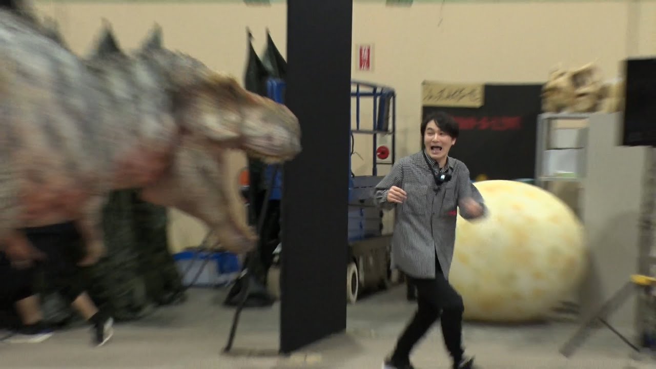 ティラノサウルスに喰われる男【リアル恐竜】