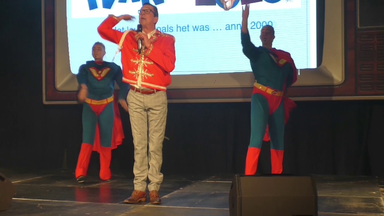 Optreden Yvan op zijn campagnebal(Yvan in the mix)