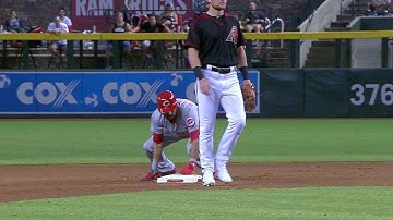 CIN@ARI: Hamilton swipes his third stolen base