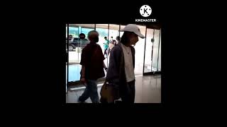 hyunin walking in airport ❣️  (then vs now)