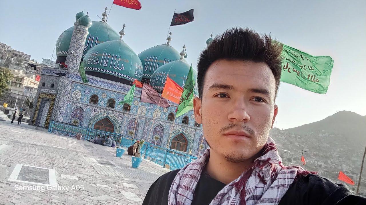 اولین جایی که در افغانستان زیارت کردم قدمگاه امام علی علیه السلام (کارته سخی) بود🕌❤️🇦🇫