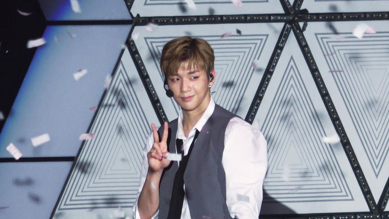 [4K] 180821 [강다니엘 직캠] KANG DANIEL 워너원(Wanna One) - 활활 (Burn It Up)  직캠 Fancam @G마켓 스마일콘서트
