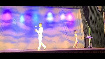 RẠP XIẾC TRUNG ƯƠNG. TIẾT MỤC BIỂU DIỄN THĂNG BẰNG VỚI NHỮNG CHIẾC LY