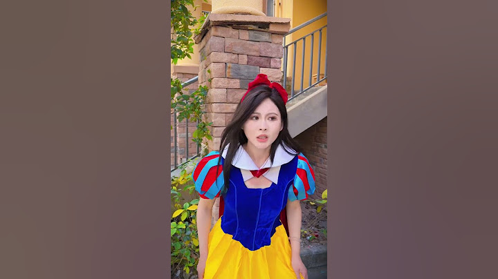 Snow White escapes the clown with her white angel#Snow White#short#clown#Angel