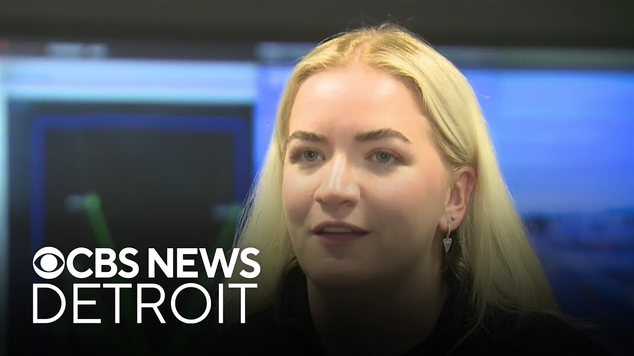 Michigan 911 dispatcher helps couple deliver baby YouTube