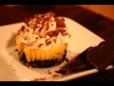 Black-Bottom Cheesecake Cupcakes: Cupcake Show #31