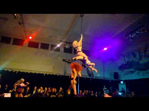 Video: Paaldansen En 100 Duizend Voor Een Schoonheidsspecialiste: Lada Dance Onthulde Het Geheim Van De Jeugd