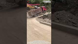 Why is the excavator pushing the truck? The hidden secret! 🧐⚠️ #shorts