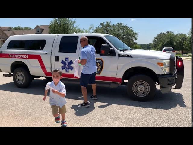 Neighbors have birthday parade for 88-year-old while social distancing