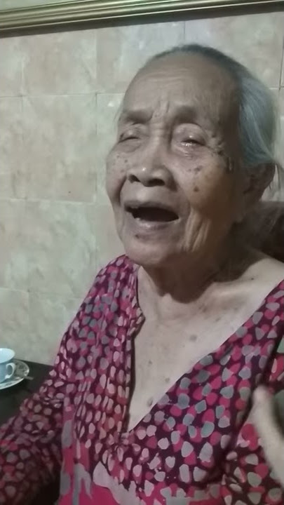 Nenek nenek ketawa ga berenti berenti