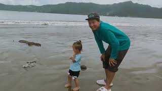 Jalan Jalan Di Pantai Cengkrong Trenggalek