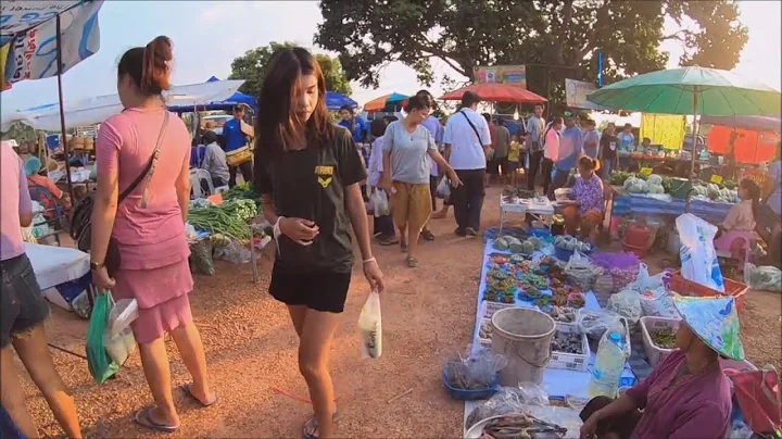 Thai food in kham thao thai market - Asian street ...