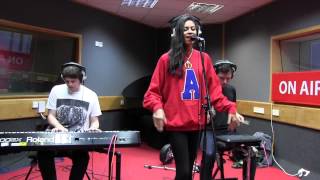AlunaGeorge - Attracting Flies (session)
