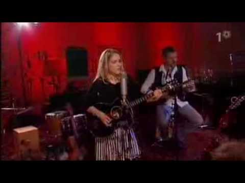 Sofia Karlsson - Två tungor (Sofia-portrett, 2007)