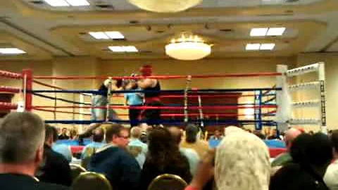 Boxing Josh Lindner Round 2