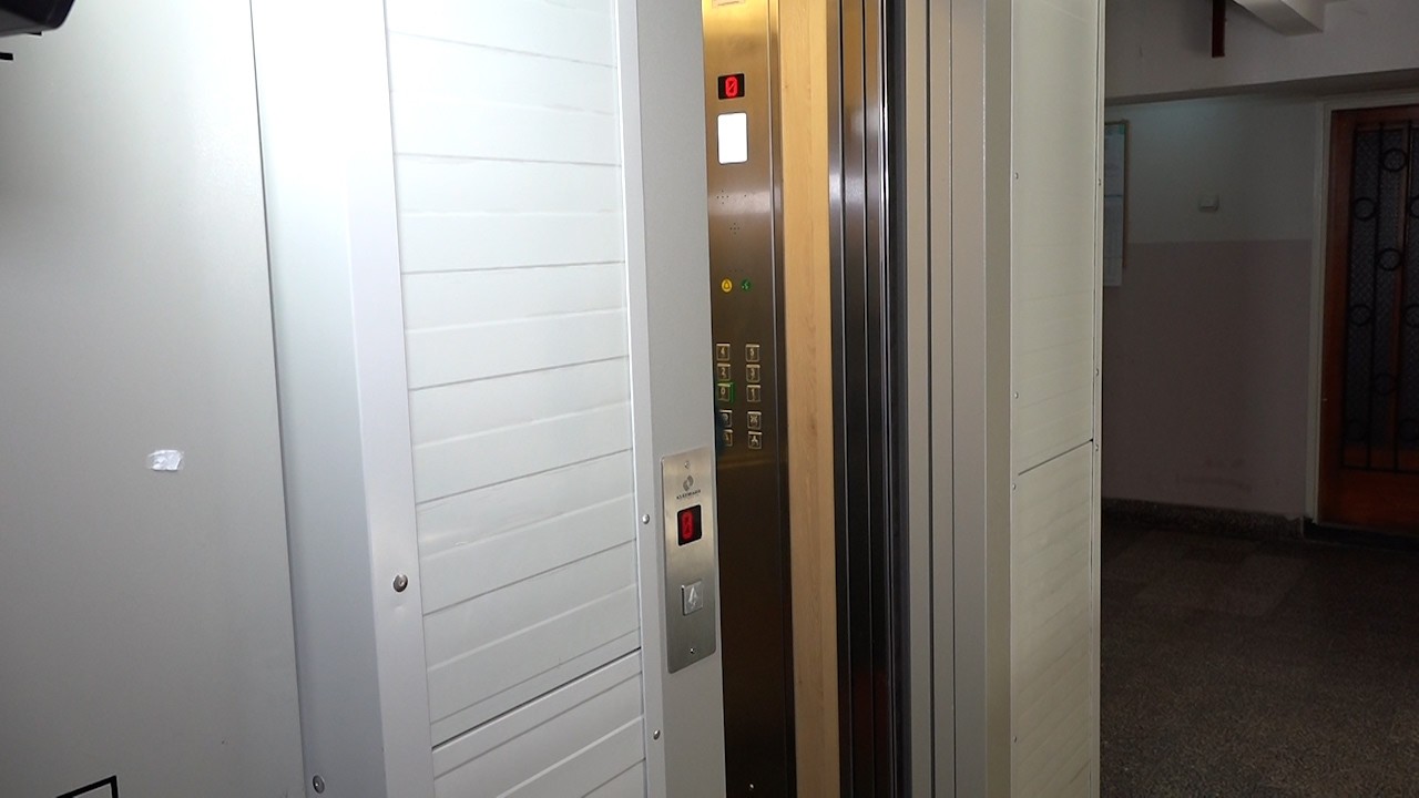 I peta zgrada u Kumičićevoj ulici dobila lift - TV SUBOTICA