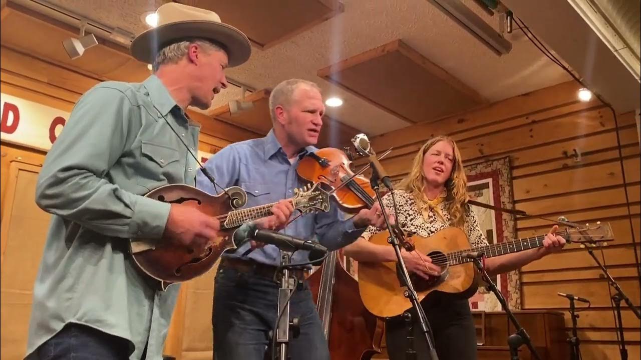 Foghorn Stringband John Henry Floyd Country Store, Floyd, VA YouTube