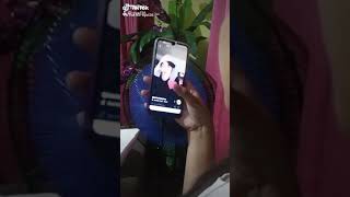 ung pinapanood mo ung video niya pero katabi mo lang