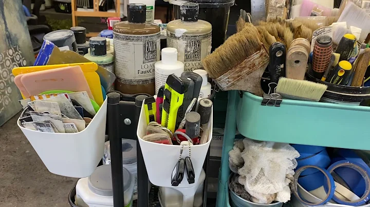 How to organize the art studio with new and vintag...