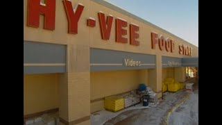 Grocery shopping at a Hy-Vee store in 2000 screenshot 5