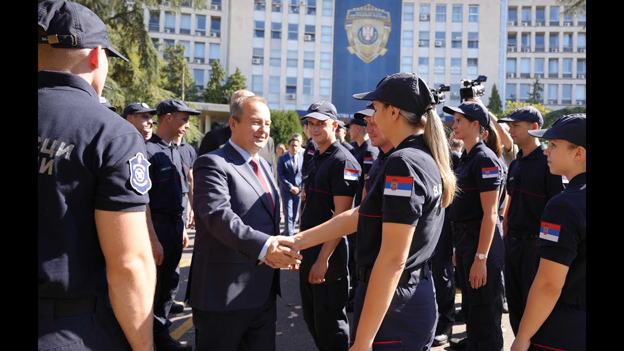 Ministar Dacic-Promocija 15. klase Obuke za prijem pripadnika VSJ