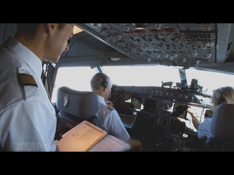 Airbus A340 EMERGENCY - Engine Failure