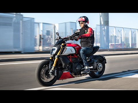 Ducati Smart Jacket with airbag system