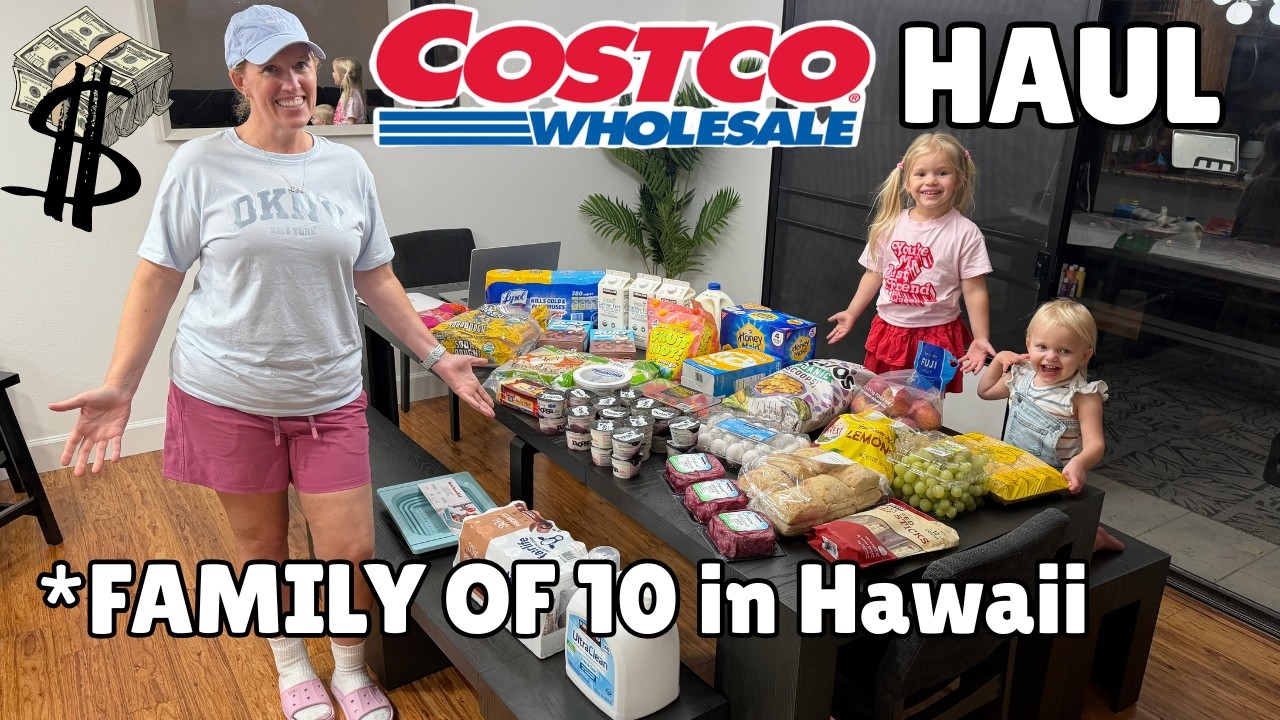 Семья из 10 человек совершает покупки в Costco на Гавайях.