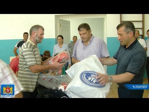 ახალგაზრდა სპორტსმენებს მინისტრმა ინვენტარი გადასცა