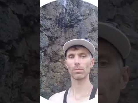 Обычная рыбалка в необычном месте. Когда-нибудь всё увидите ;)