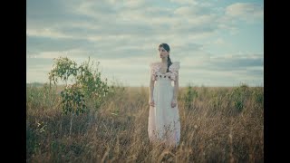 Andrea Bejar - Quien Tengo Que Ser (Official Music Video)