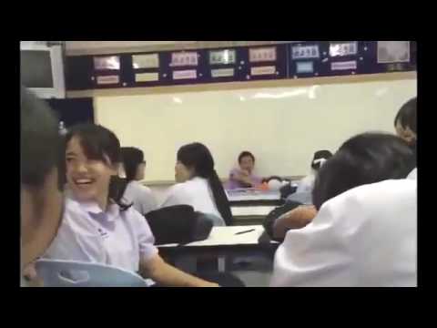 นักเรียนหญิงผลัดกันยิงมุขเสี่ยวแซวอาจารย์หนุ่มหล่อ ฮากันห้อง มีสรุปมุขทั้งหมดด้านล่าง   YouTube