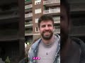 DeC | Momento exacto en el que Clara Chía se estampa contra un anunció mientras paseaba con Piqué