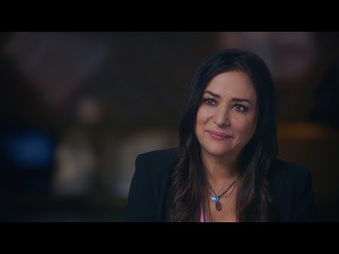 Vídeo: Patrimoni net de Pamela Adlon: wiki, casat, família, casament, sou, germans