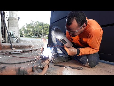 Vídeo: Como você solda um tubo de escape aluminizado?