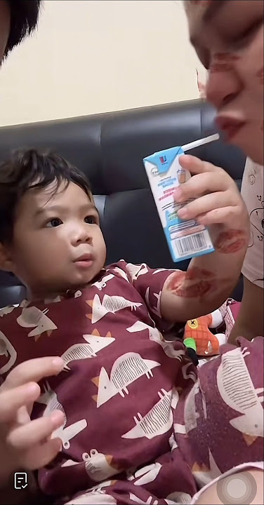 Abe nawarin papi dan mami minum ultra mimi #abe #abedaily #abecekut #lucu #foryou ##youtubeshorts