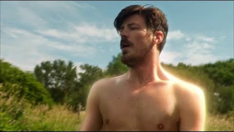 The Flash 4x01 Barry Returns From Speedforce!