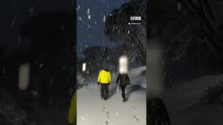 Snow has fallen in parts of New South Wales and Victoria, as temperatures fell below zero.