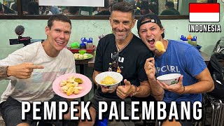 First Time Trying PEMPEK in PALEMBANG, INDONESIA [Episode 12] screenshot 4