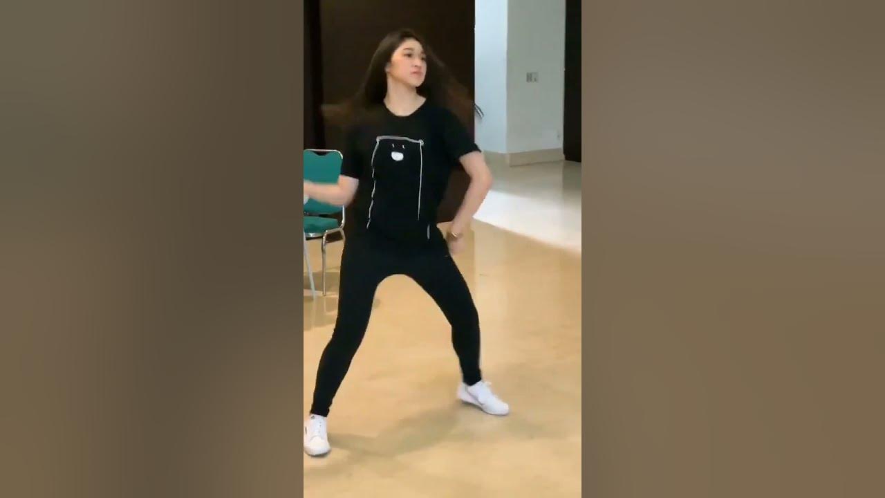Shani jkt48 lagi latihan Ariel Gaby Cinhap Zee Feny Shani Gracia Sisca